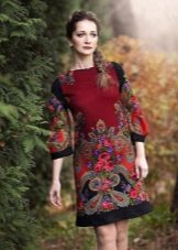 Robe de châle Pavloposadsky rouge avec un imprimé