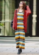 Robe t-shirt à rayures de couleur longue