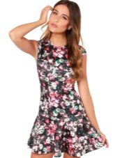 Robe courte fleurie taille basse