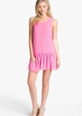 Robe courte rose taille basse