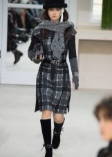 Robe en laine à carreaux