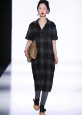 Robe mi-longue en laine à carreaux