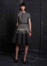 Robe trapèze en laine avec dentelle