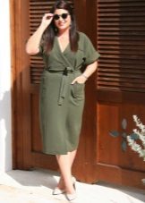 Robe avec une odeur de style militaire pour les femmes obèses avec une figure comme Apple
