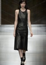 Robe en similicuir noir