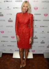 Robe rouge avec perforation en simili cuir