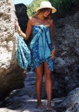 Sarong avec un petit chapeau