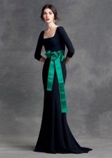 Faixa verde para vestido preto