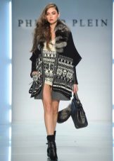 Cardigan pour une robe courte
