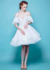 Chaussures pour une robe courte moelleuse