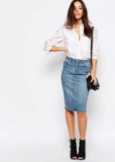 option de bureau de crayon de jupe de jeans