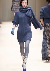 Collants bleus à la robe bleue