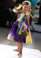 Robe élégante d'été pour les filles moelleuses