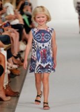 Robe d'été pour filles avec un motif
