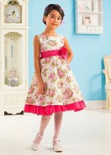 Robe d'été pour filles avec des fleurs