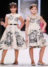 Robe élégante pour fille de silhouette a imprimé fleuri