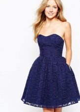 robe en organza bleu marine avec broderie