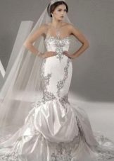 robe de mariée en brocart d'argent