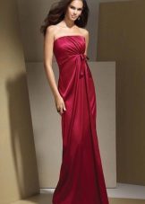 robe bustier en satin rouge foncé