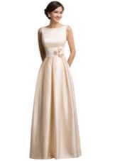 élégante robe de sol en satin