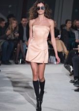 Robe et bottes beiges