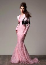 Veste courte à une robe longue