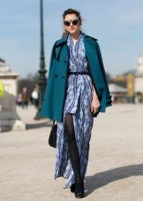 Accessoires pour une longue robe d'automne