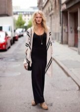 Cardigan court pour une robe longue