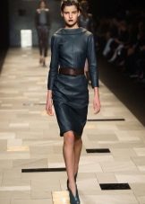 Accessoires pour robe de bureau en cuir