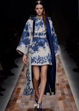 Accessoires pour robe blanche et bleue
