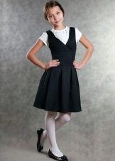 Robe d'été pour filles avec un décolleté profond