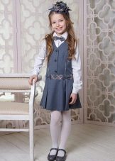 Bijoux pour la robe d'école pour les filles