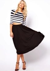 Jupe noire taille haute soleil