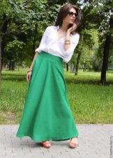 jupe d'été avec une large ceinture