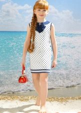 Sandales pour une robe de cocktail pour les filles