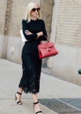 Jupe crayon longue en dentelle noire