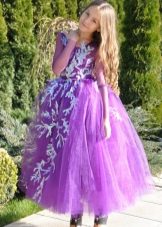Robe de Nouvel An pour la fille lilas