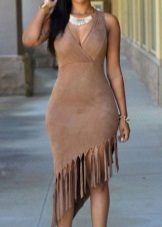 Robe à franges à la base