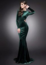Robe en velours avec incrustations