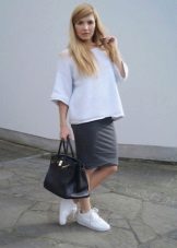 Jupe crayon en maille grise