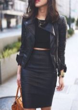 Jupe taille haute en cuir avec crayon