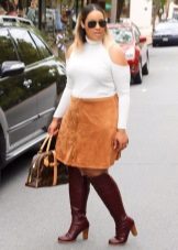 Jupe évasée sous le genou pour un look parfait