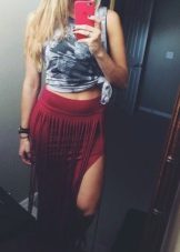 Jupe midi rouge à franges