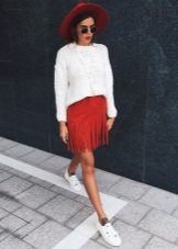Jupe rouge mini avec frange