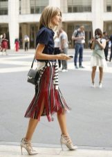 Jupe midi rouge à franges