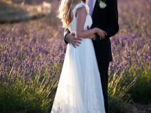 Robe de mariée pour une fête de la lavande