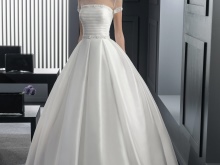 Magnifique robe de mariée à manches courtes