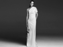  Robe de mariée par Max Mara sur une épaule