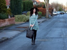 Robe à manches longues à carreaux vert clair (tartan) à col blanc
