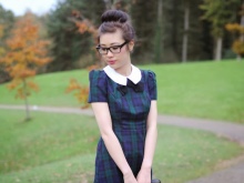 Habillez-vous d'un tartan bleu-vert (tartan) avec un col blanc